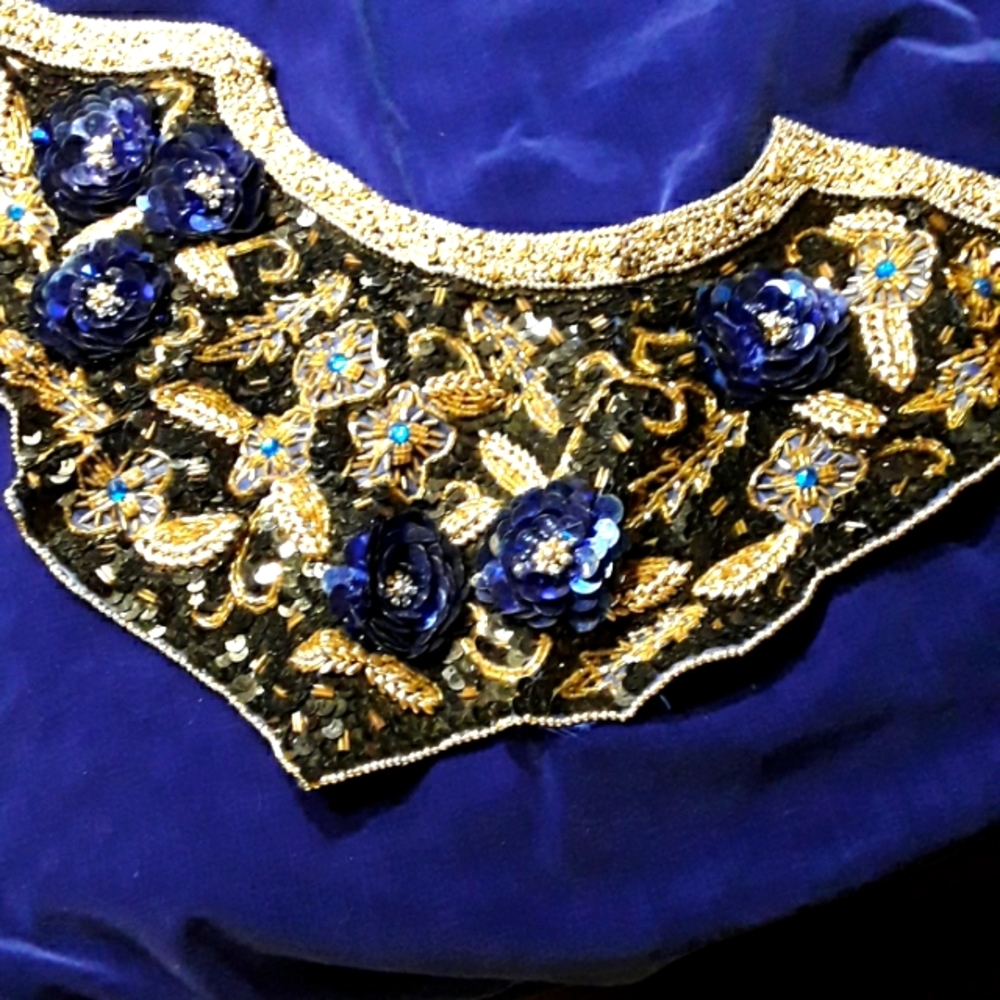 Vintage sequined collar